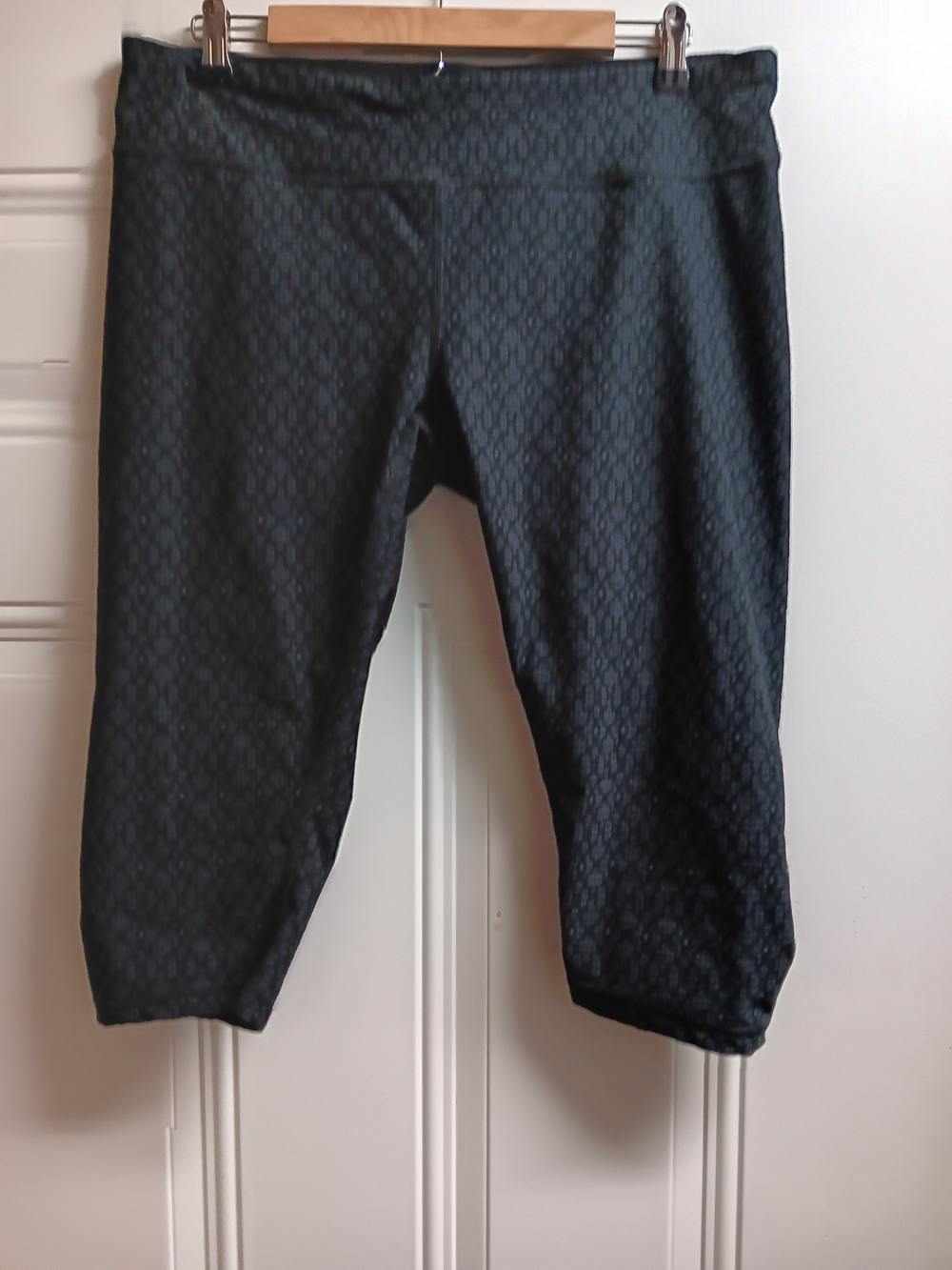 Prana Black Subtle Geometric Capri Leggings